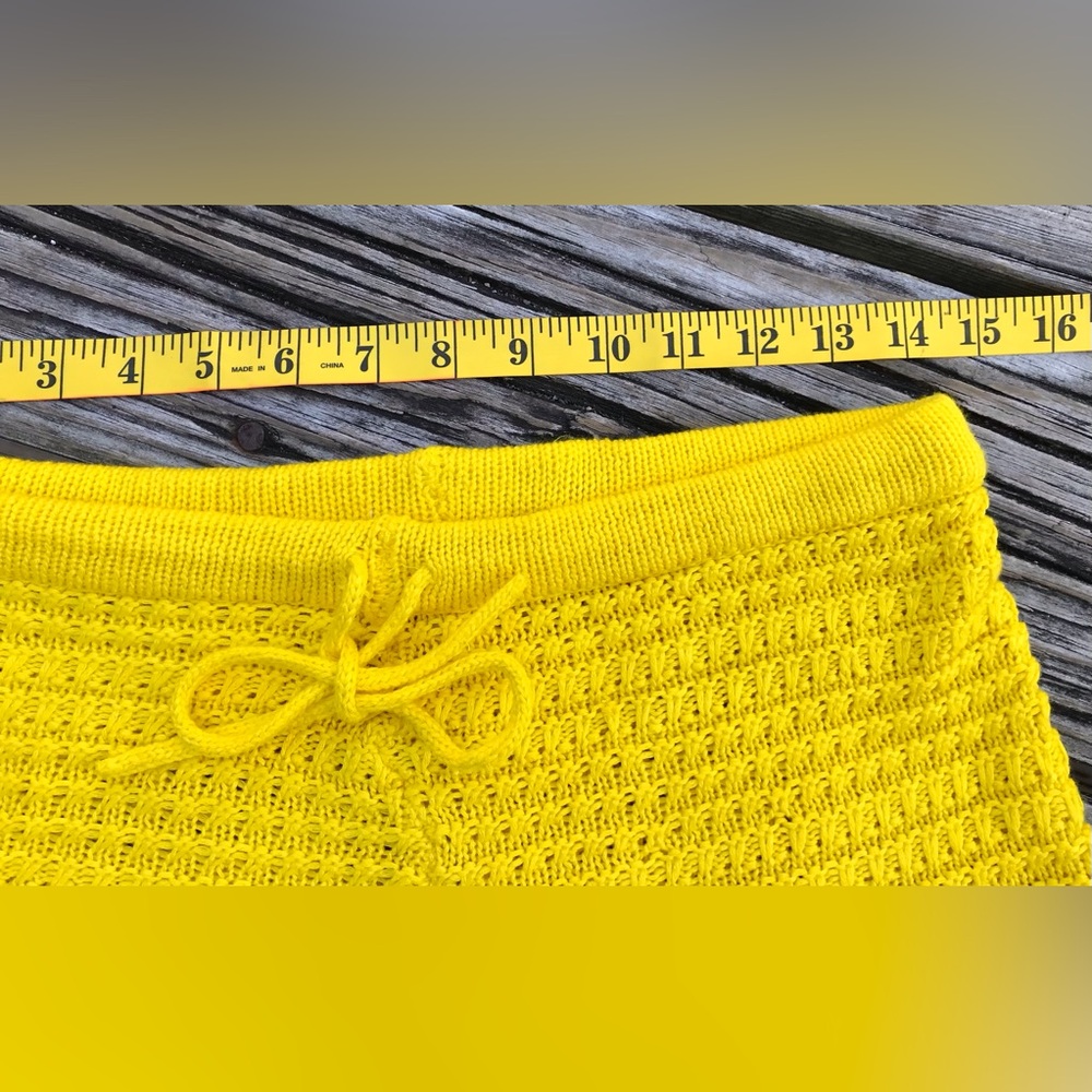Ladies L JOLIE & JOY Yellow Crochet Pull On Shorts Scallop Ruffle Hem Shorts - Picture 6 of 8